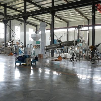 Máy tạo viên thức ăn cho cá hoàn toàn tự động 1,8t / H Máy xay bột 50hz 132kw