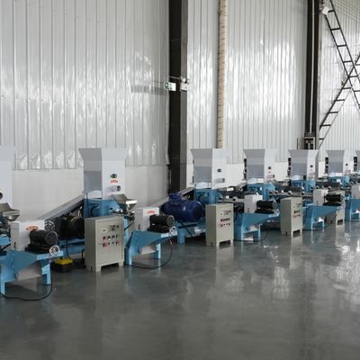 Máy nghiền thức ăn cho cá nổi điều chỉnh tốc độ Công suất cao