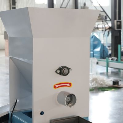 Loại khô Loại khô Máy đùn viên thức ăn cho cá 150kg / H 120kg / H