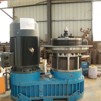 Thức ăn cho các nhà máy viên gỗ nhỏ Sử dụng tại nhà 600kg / H 400kg / H Thân thiện với môi trường