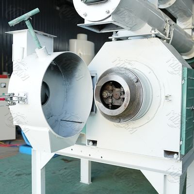 Máy làm thức ăn cho gà tự động nhỏ Máy làm thức ăn gia súc 350-450kg / H