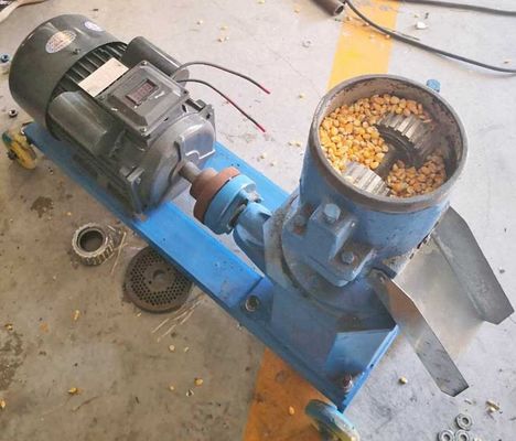 Máy nghiền viên gỗ sinh khối mùn cưa 200kg / H